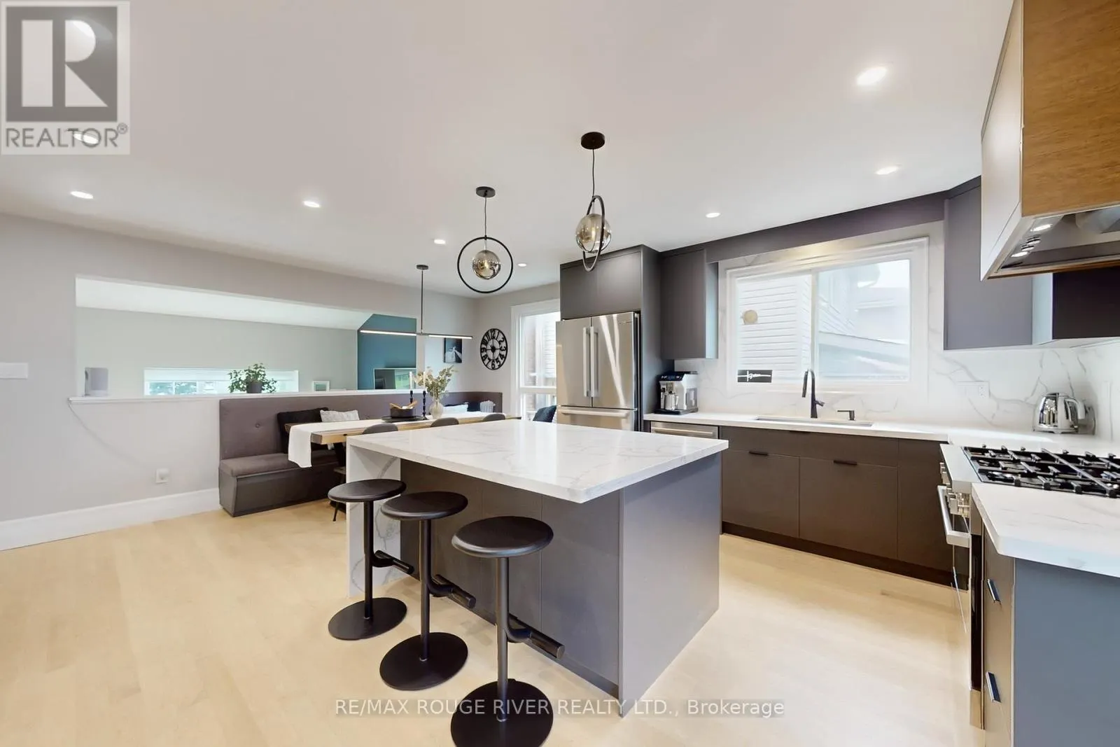1773 BRONTE SQUARE