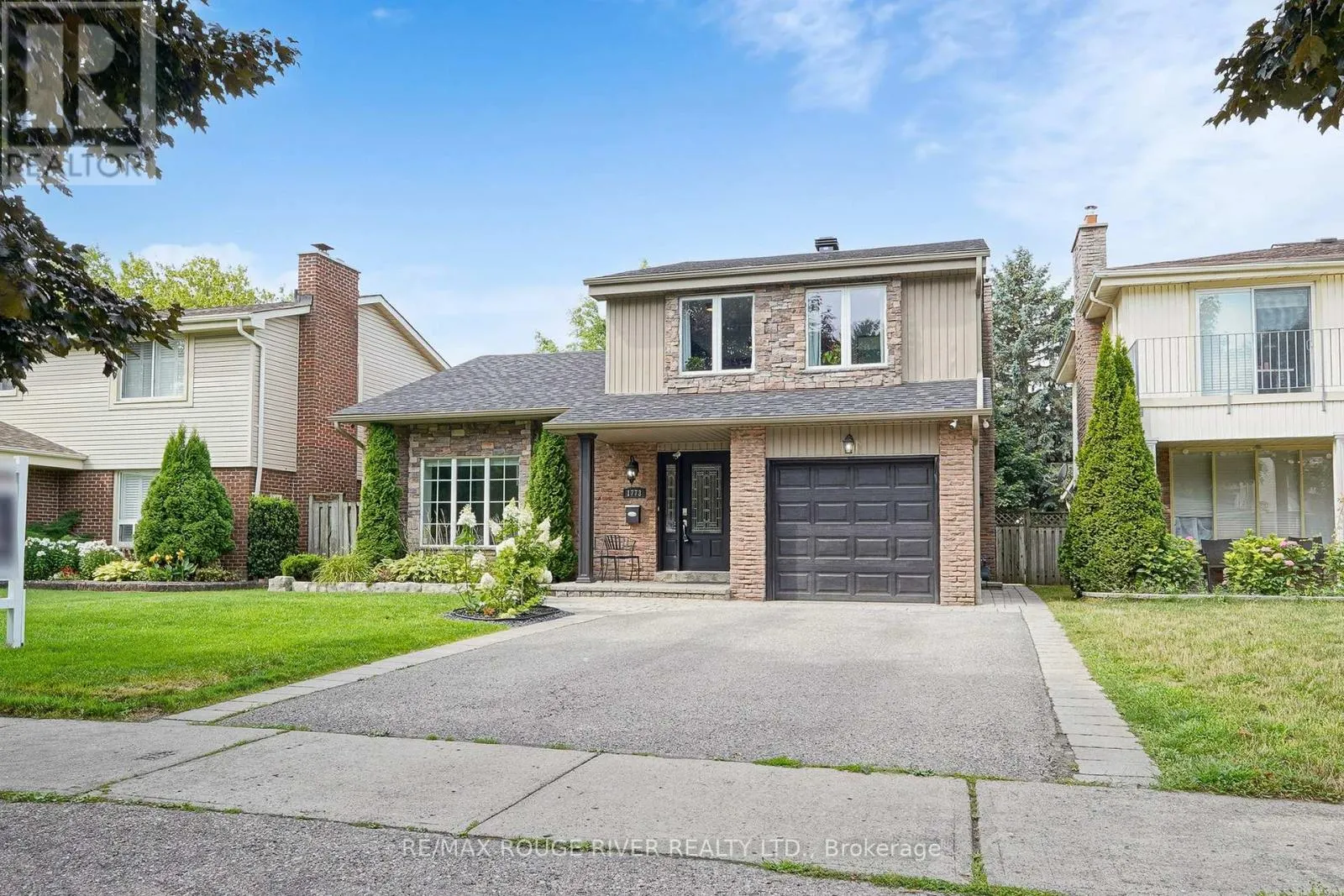 1773 BRONTE SQUARE