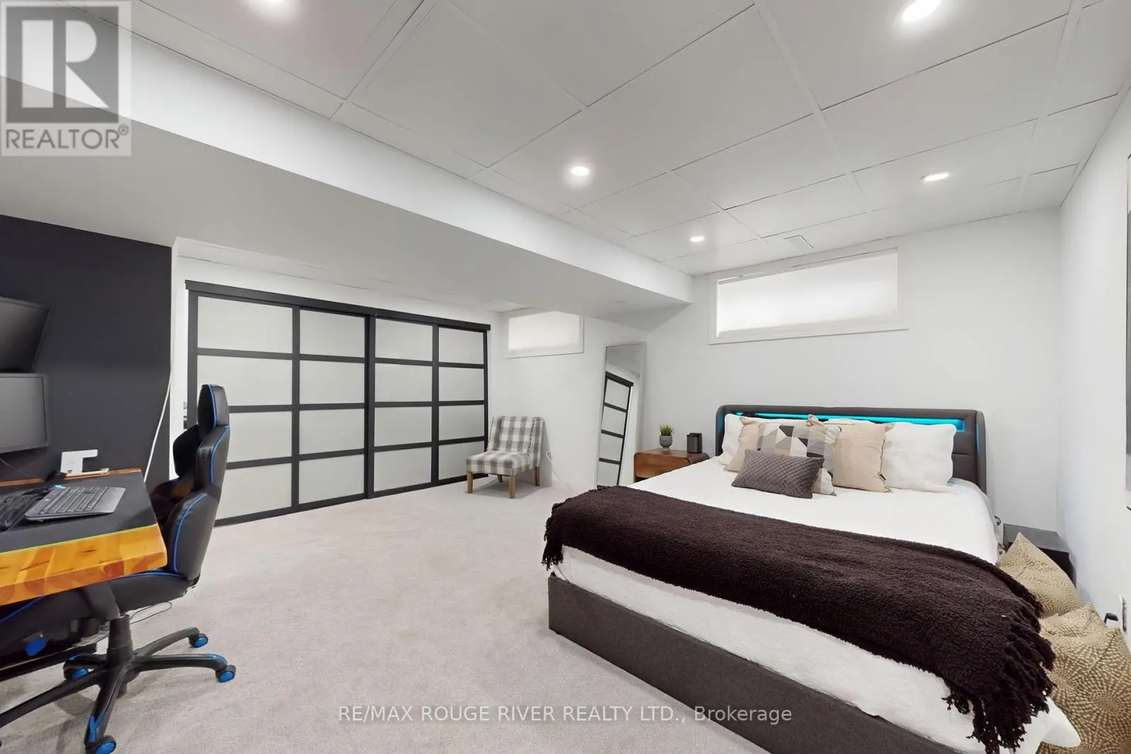 1773 BRONTE SQUARE