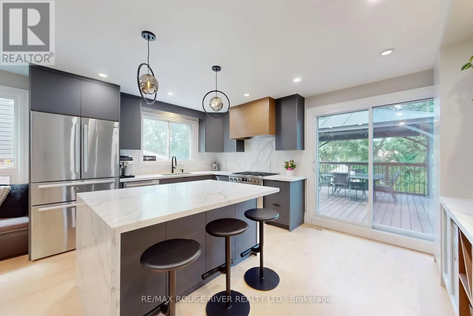 1773 BRONTE SQUARE