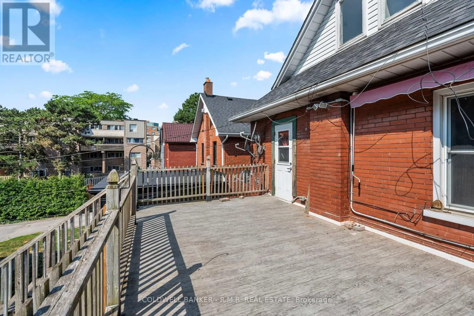 135 BROCK STREET E