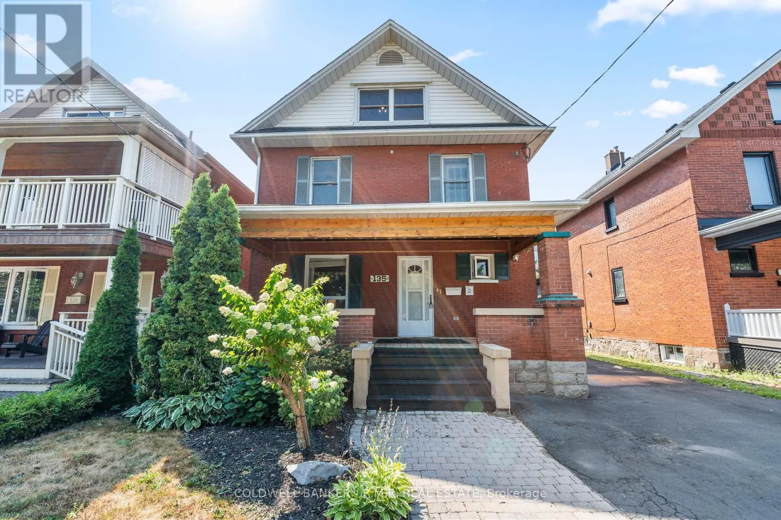 135 BROCK STREET E