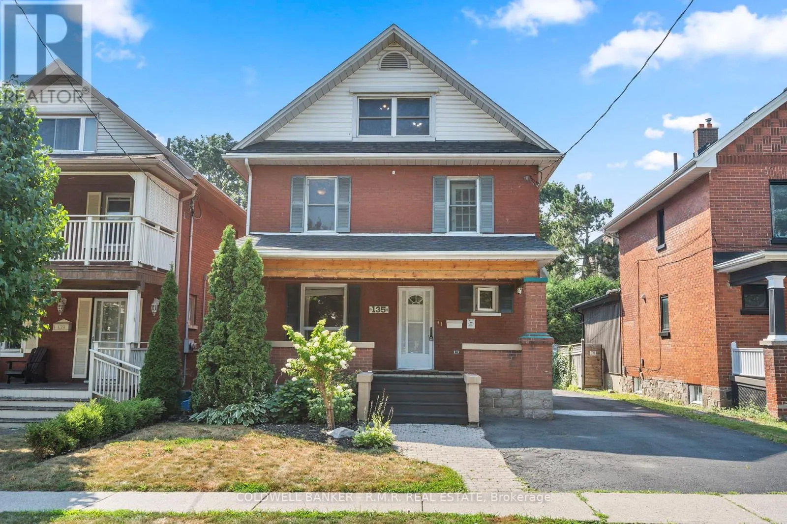 135 BROCK STREET E
