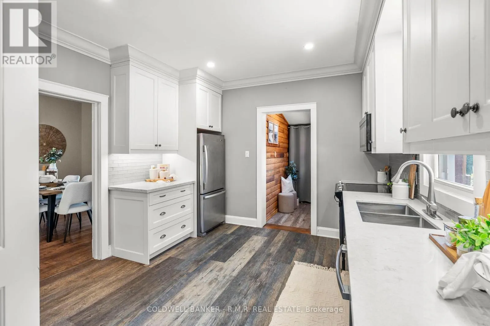 135 BROCK STREET E