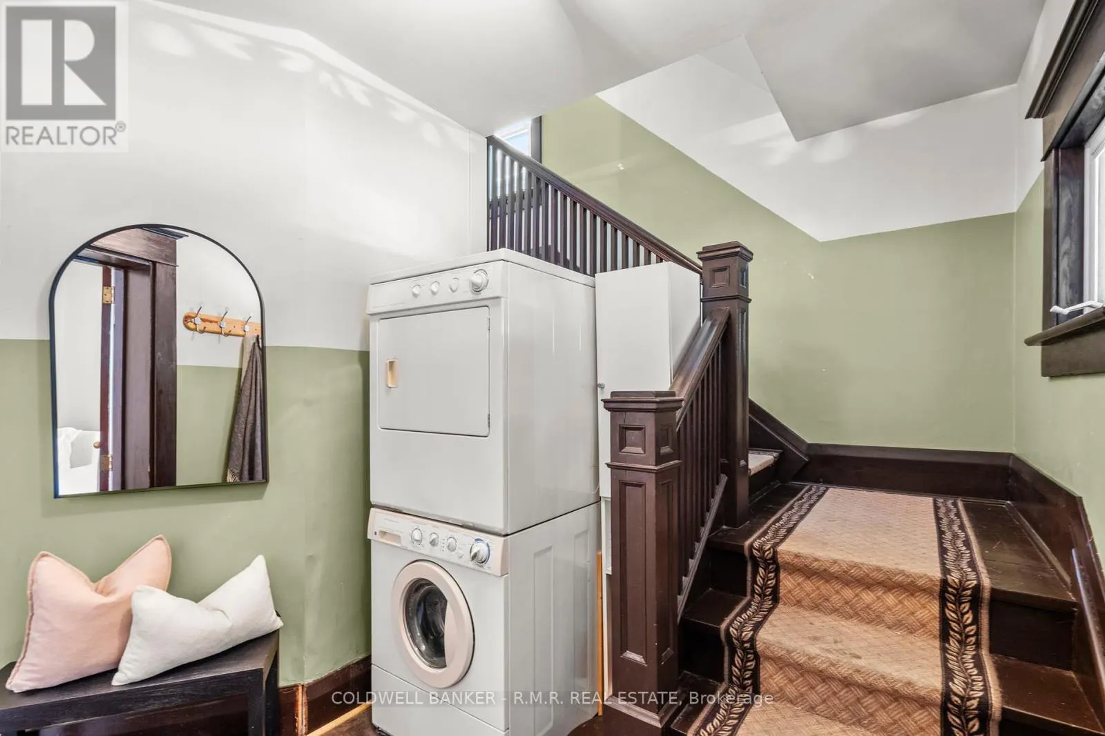 135 BROCK STREET E