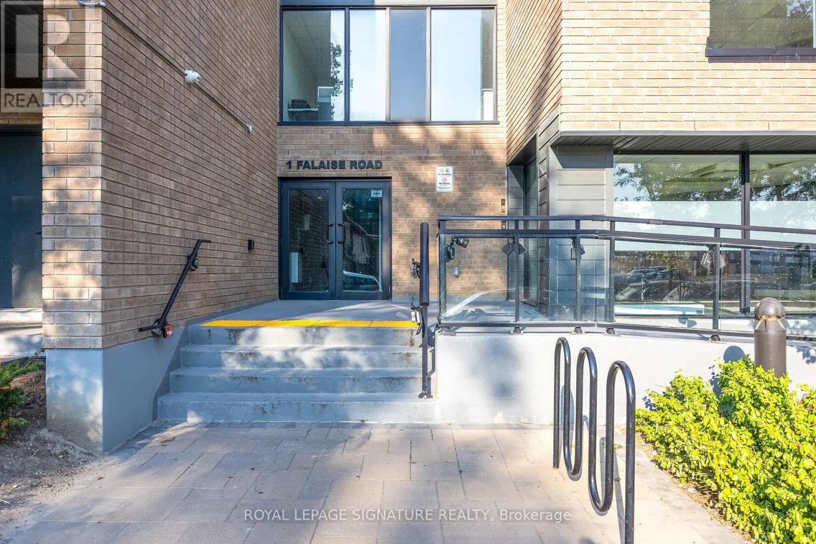 214 - 1 FALAISE ROAD