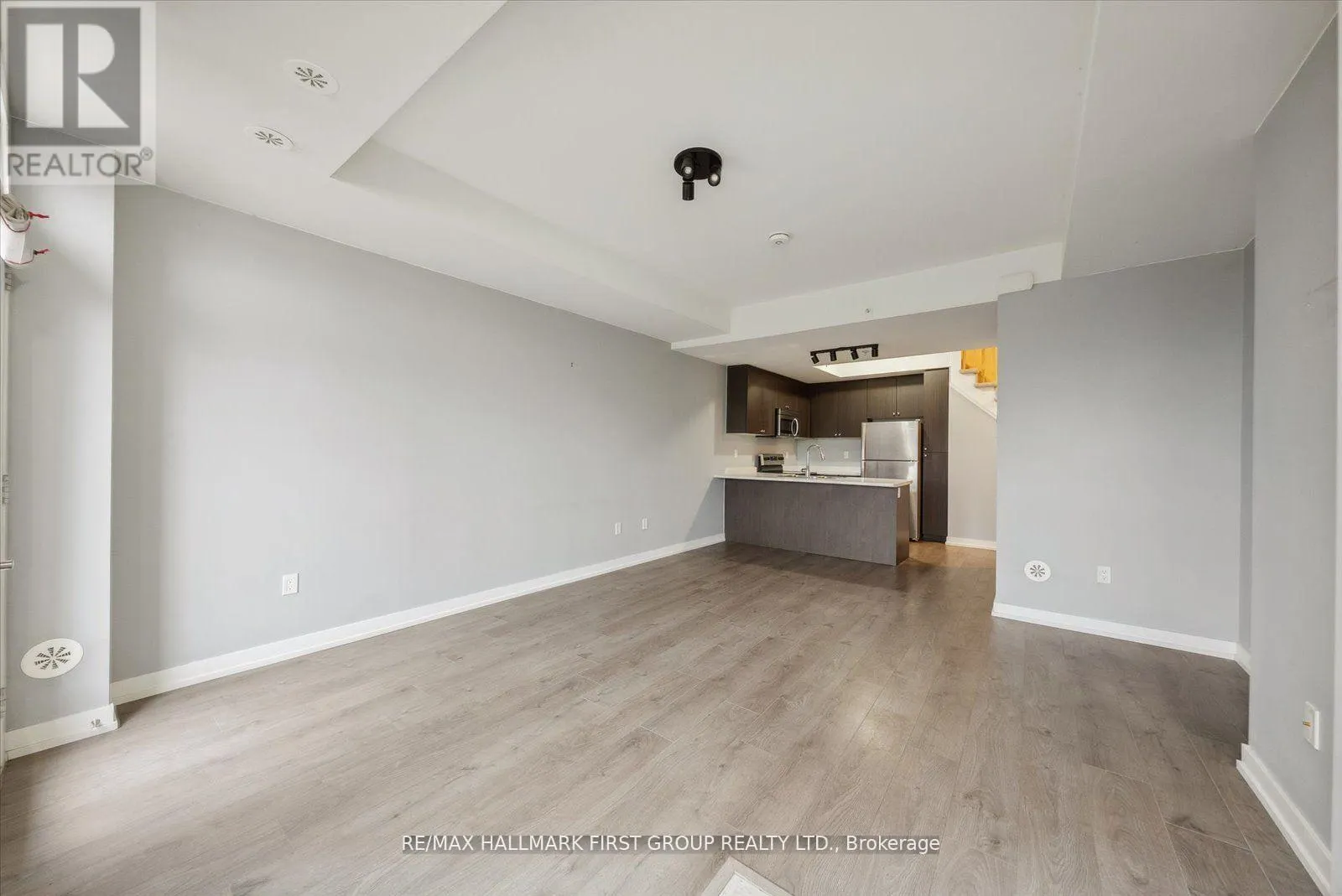 405 - 1555 KINGSTON ROAD