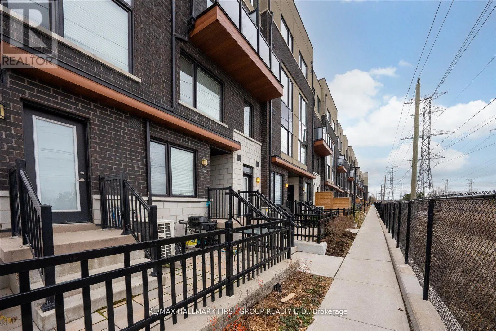 405 - 1555 KINGSTON ROAD
