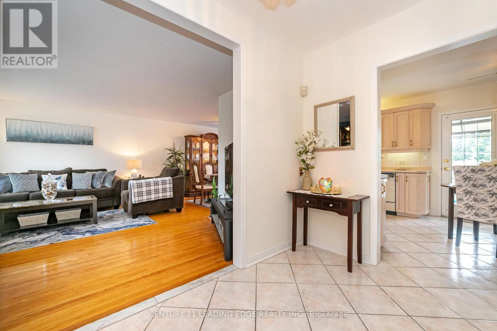 43 GLENDOWER CIRCUIT