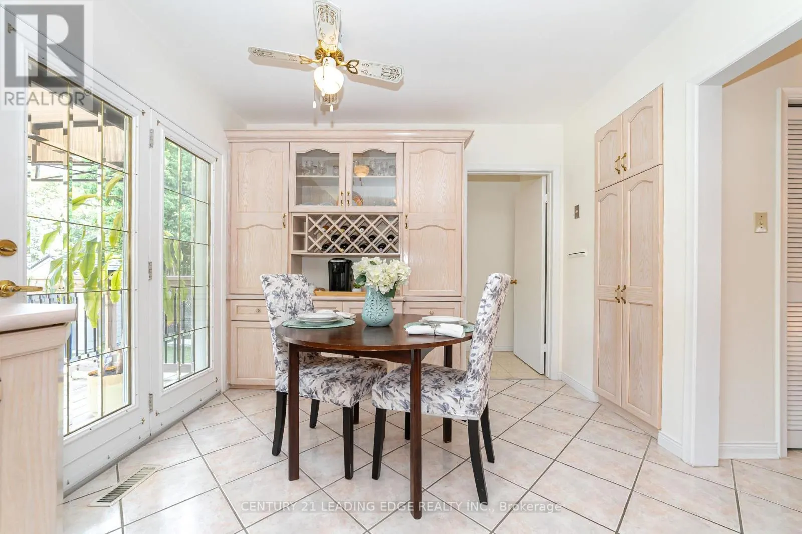 43 GLENDOWER CIRCUIT