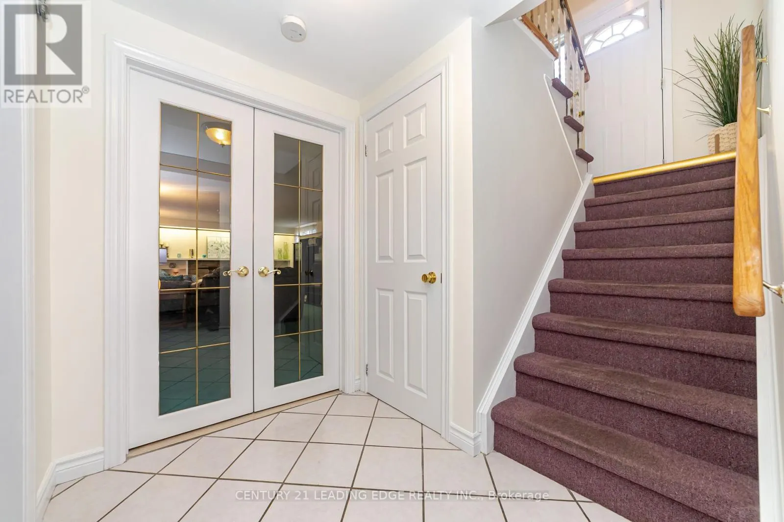 43 GLENDOWER CIRCUIT