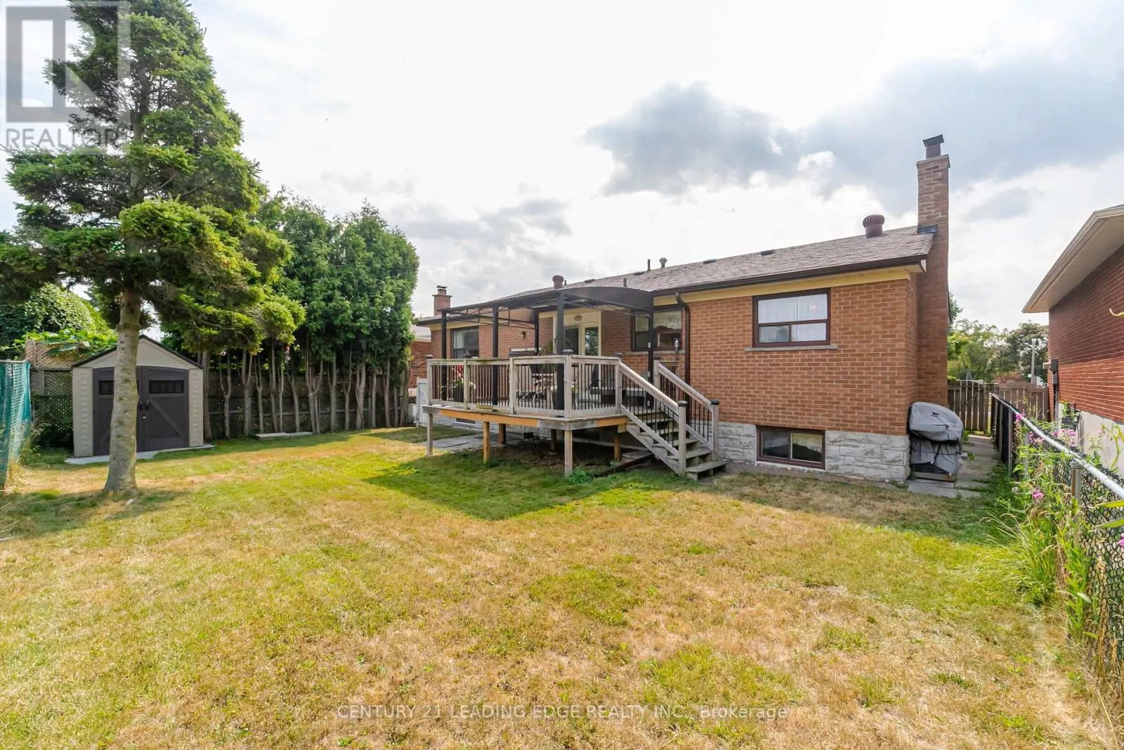 43 GLENDOWER CIRCUIT