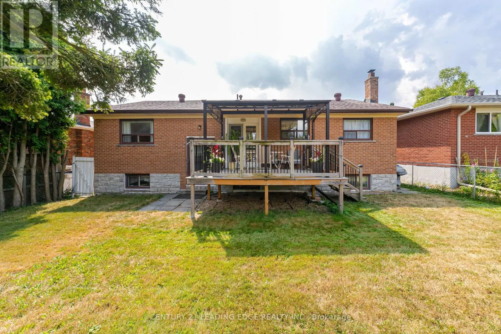43 GLENDOWER CIRCUIT