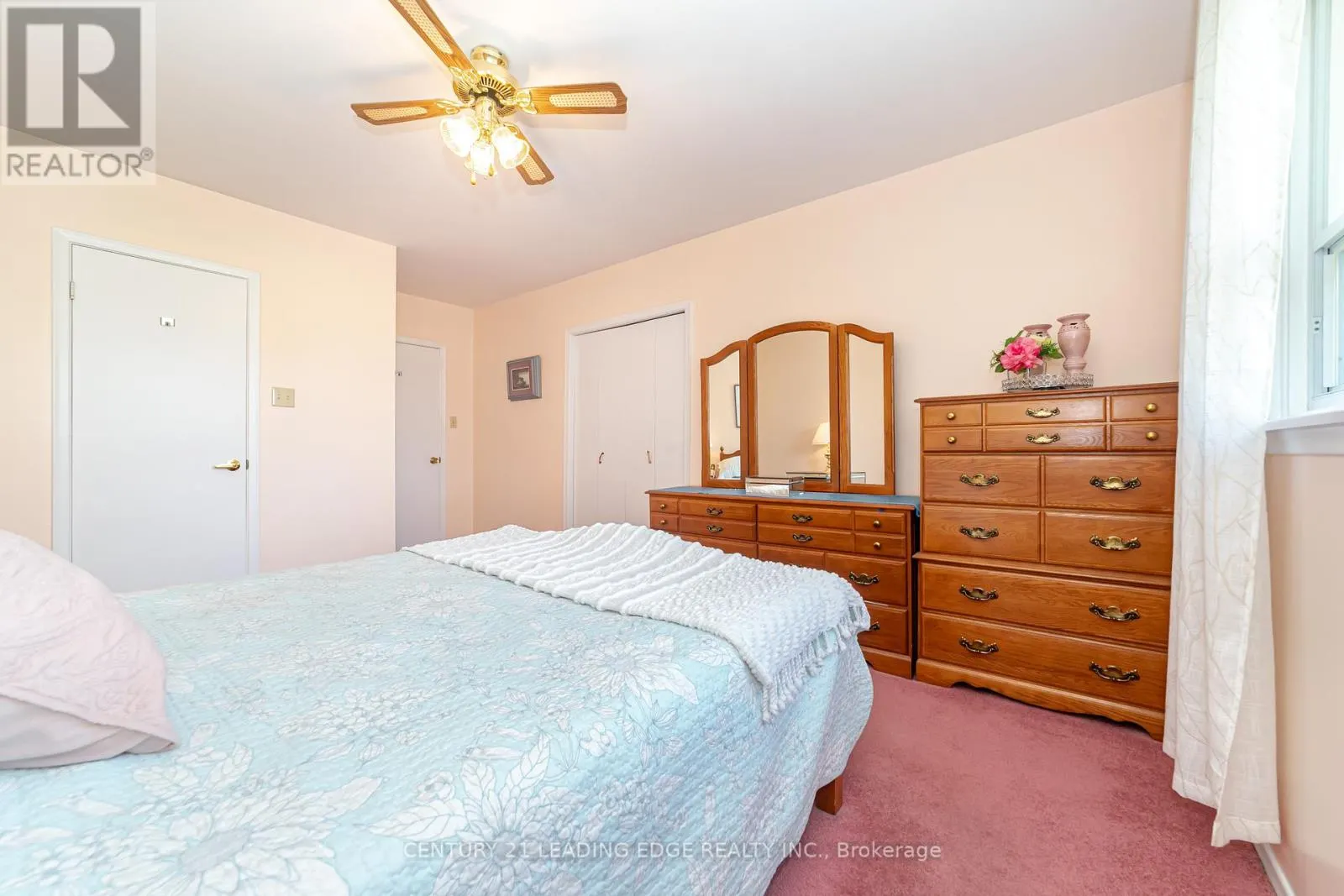 43 GLENDOWER CIRCUIT