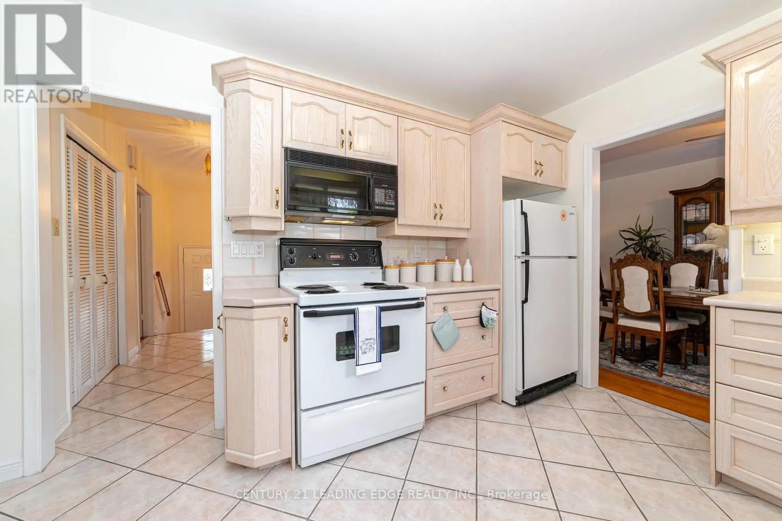 43 GLENDOWER CIRCUIT