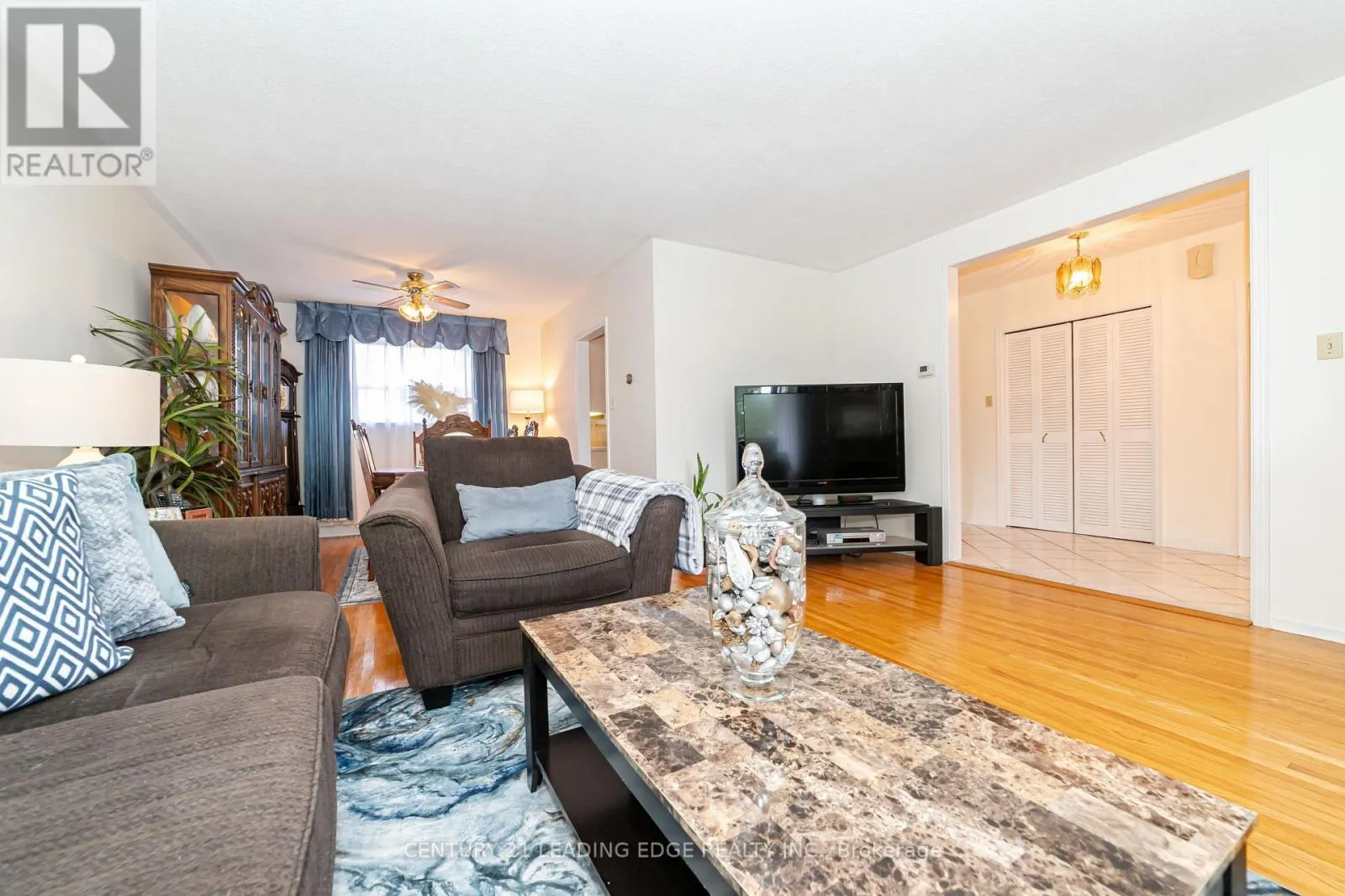 43 GLENDOWER CIRCUIT