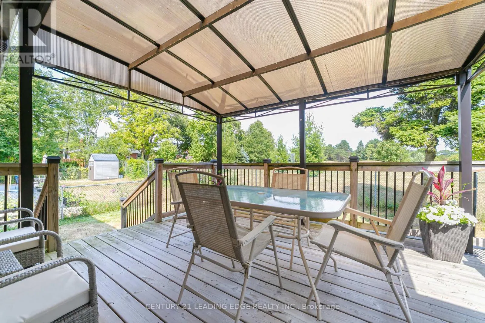 43 GLENDOWER CIRCUIT