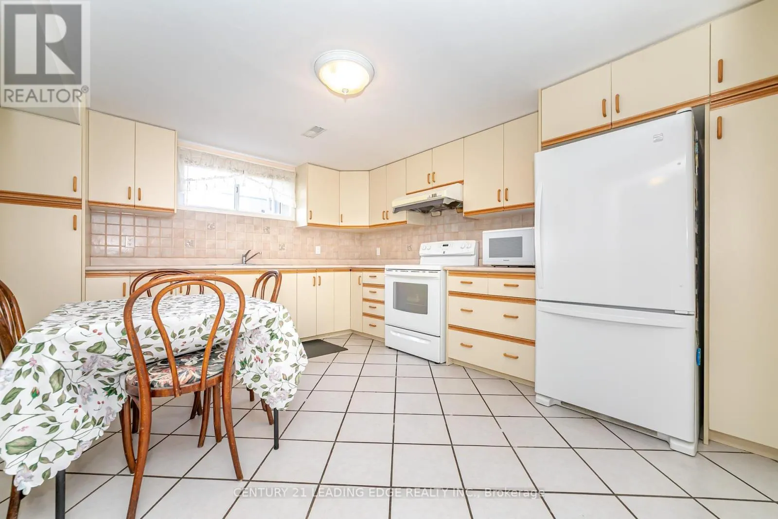 43 GLENDOWER CIRCUIT