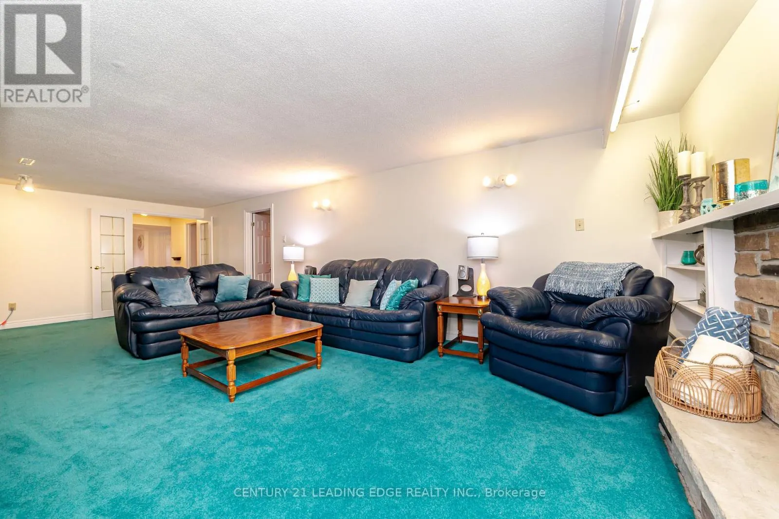 43 GLENDOWER CIRCUIT