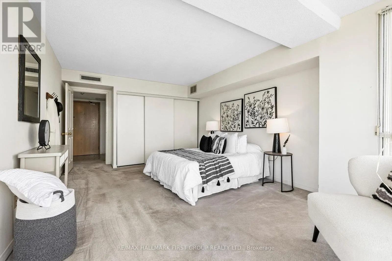 701 - 25 CUMBERLAND LANE