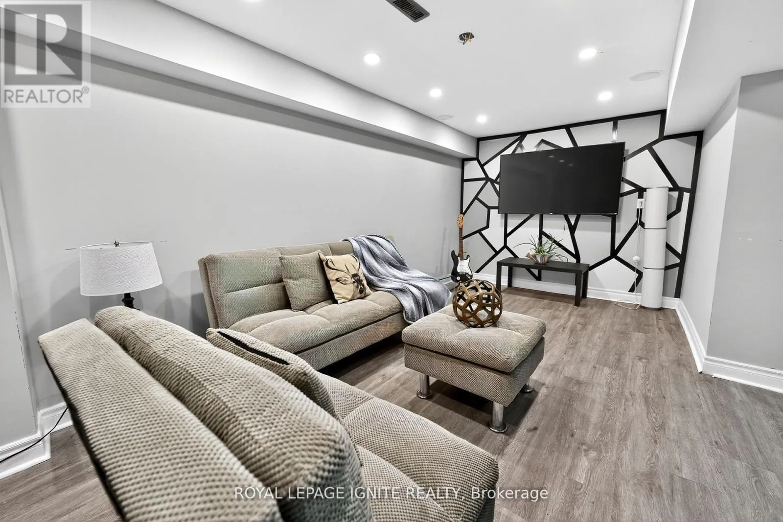 7 DUCATEL CRESCENT