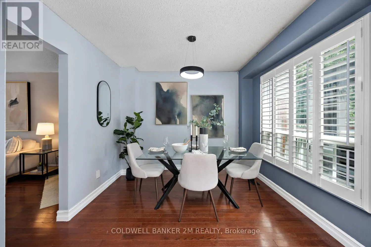 11 PARKLAWN DRIVE