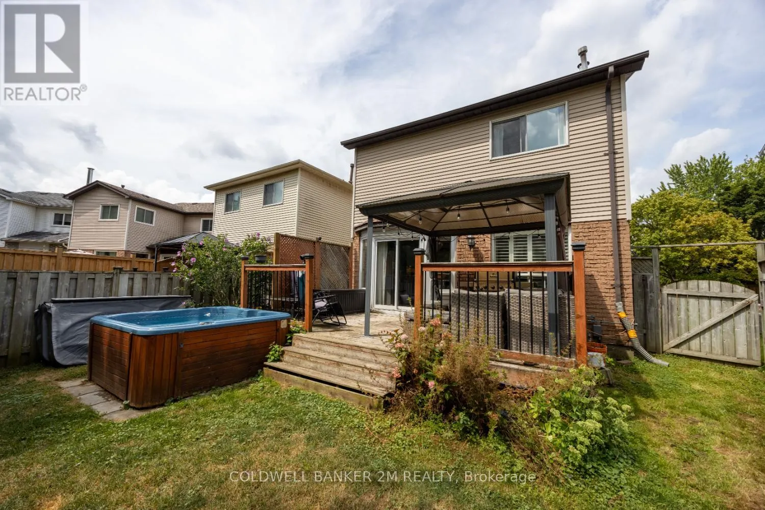 11 PARKLAWN DRIVE
