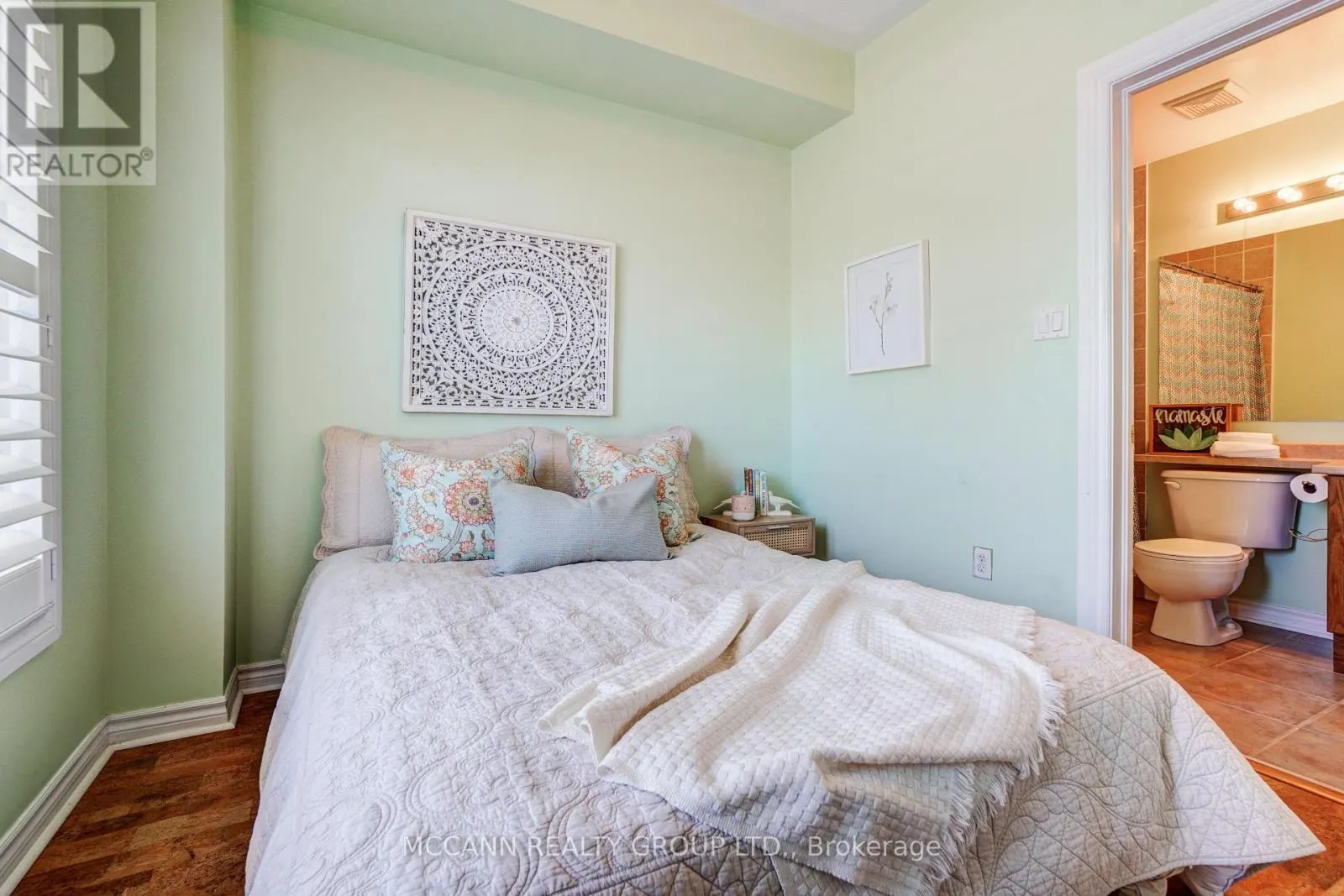 28 WICKER PARK WAY