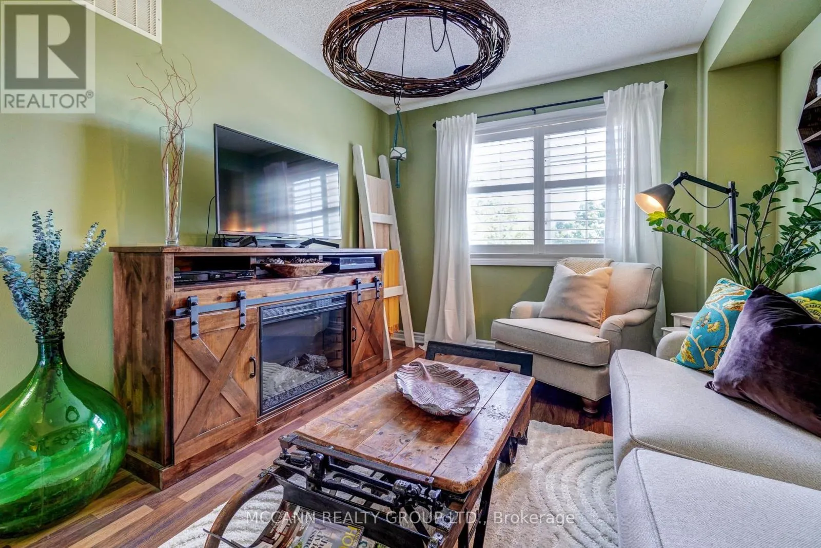 28 WICKER PARK WAY