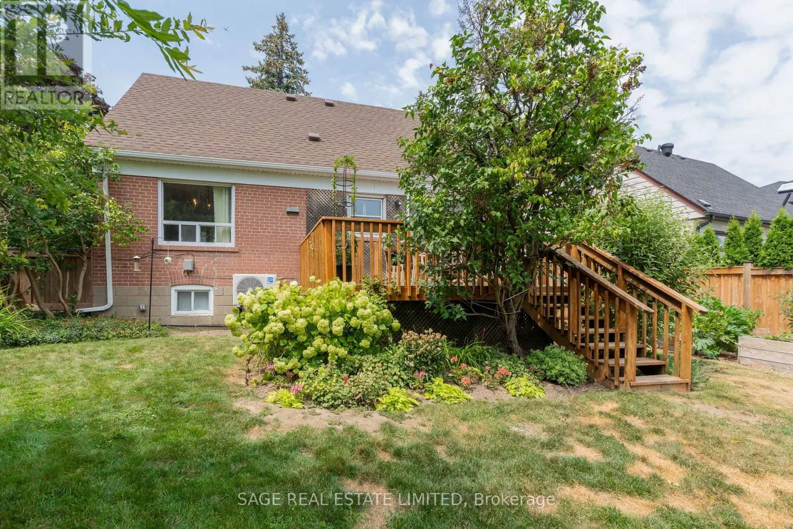 19 TWIN PAULS CRESCENT
