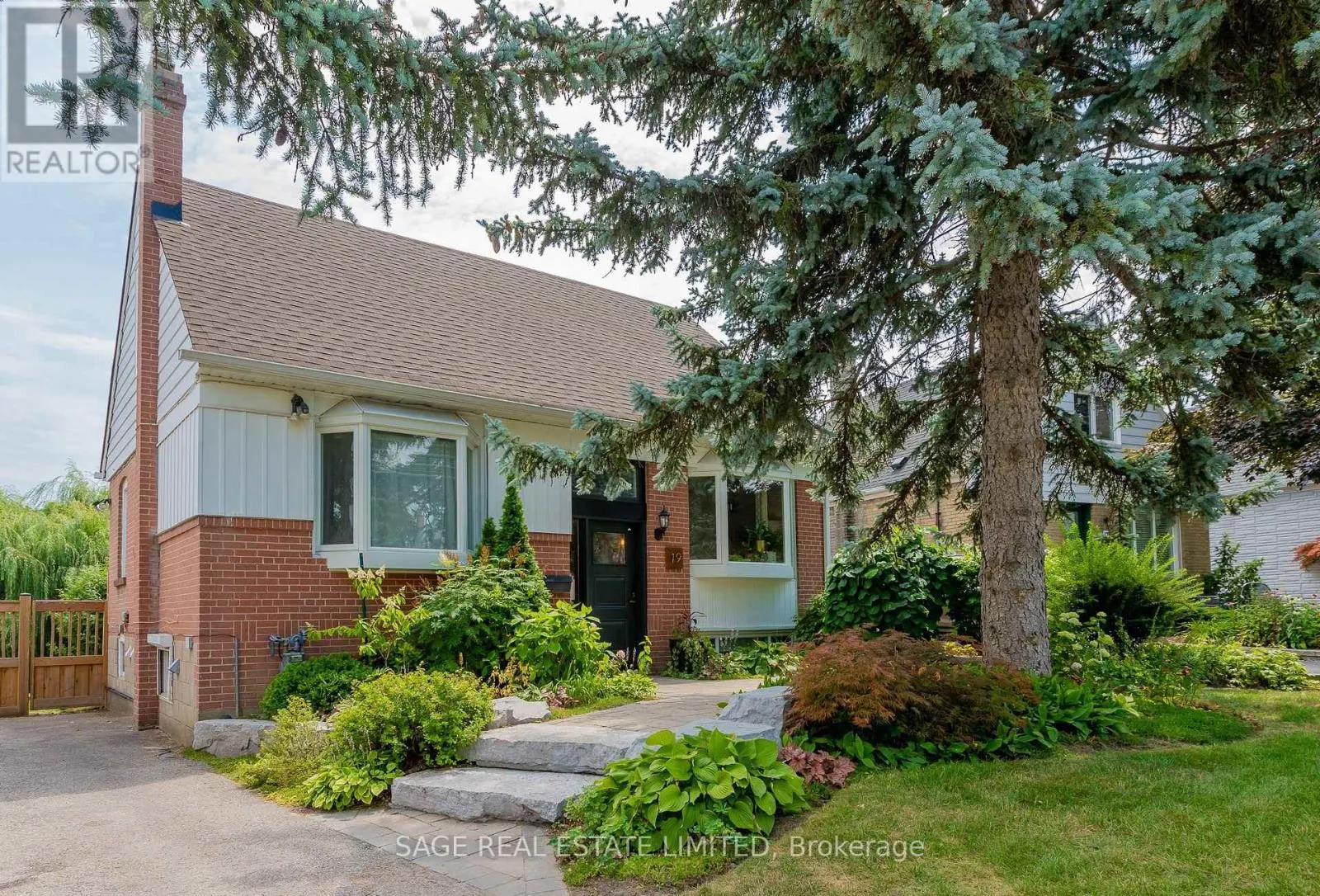 19 TWIN PAULS CRESCENT