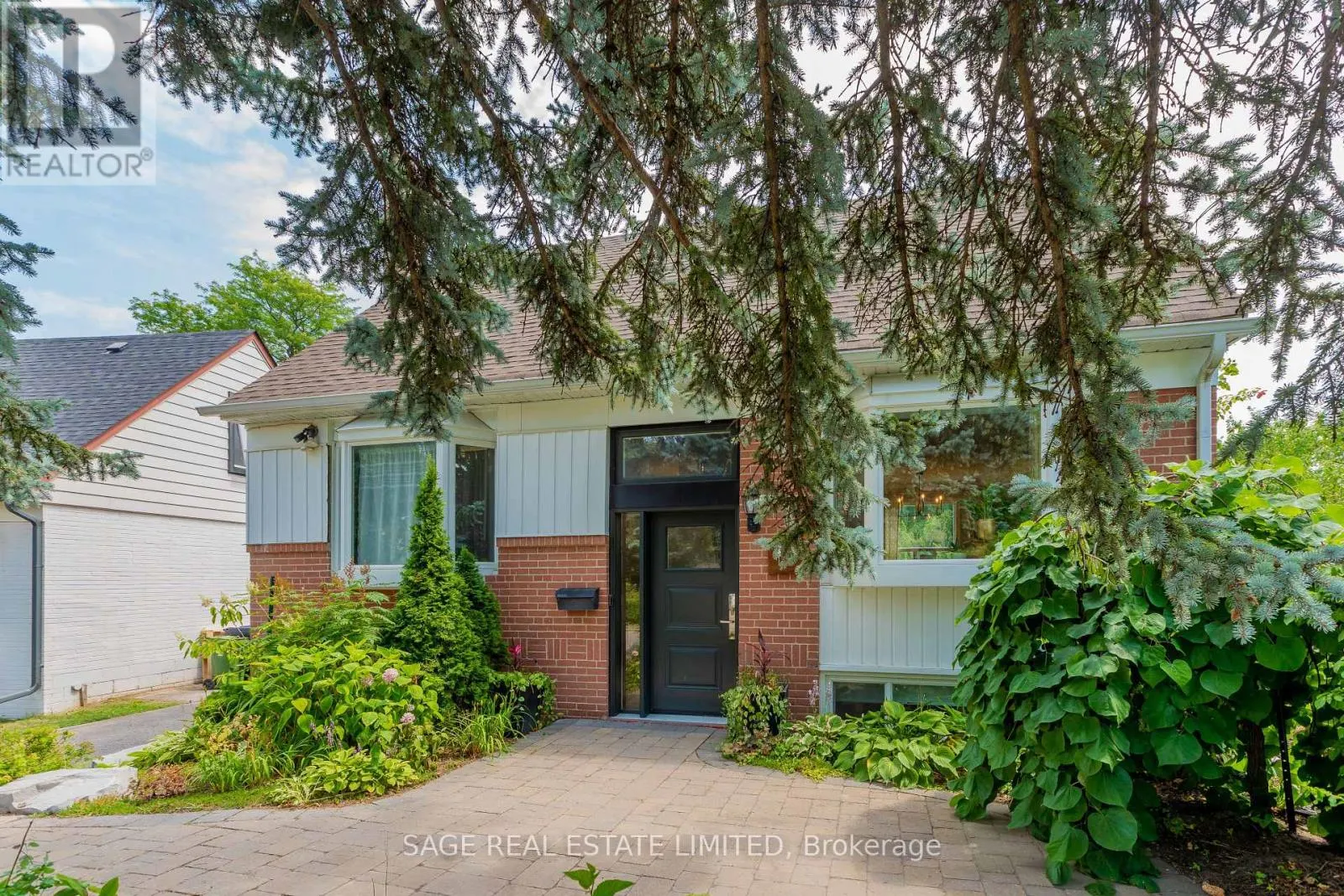 19 TWIN PAULS CRESCENT