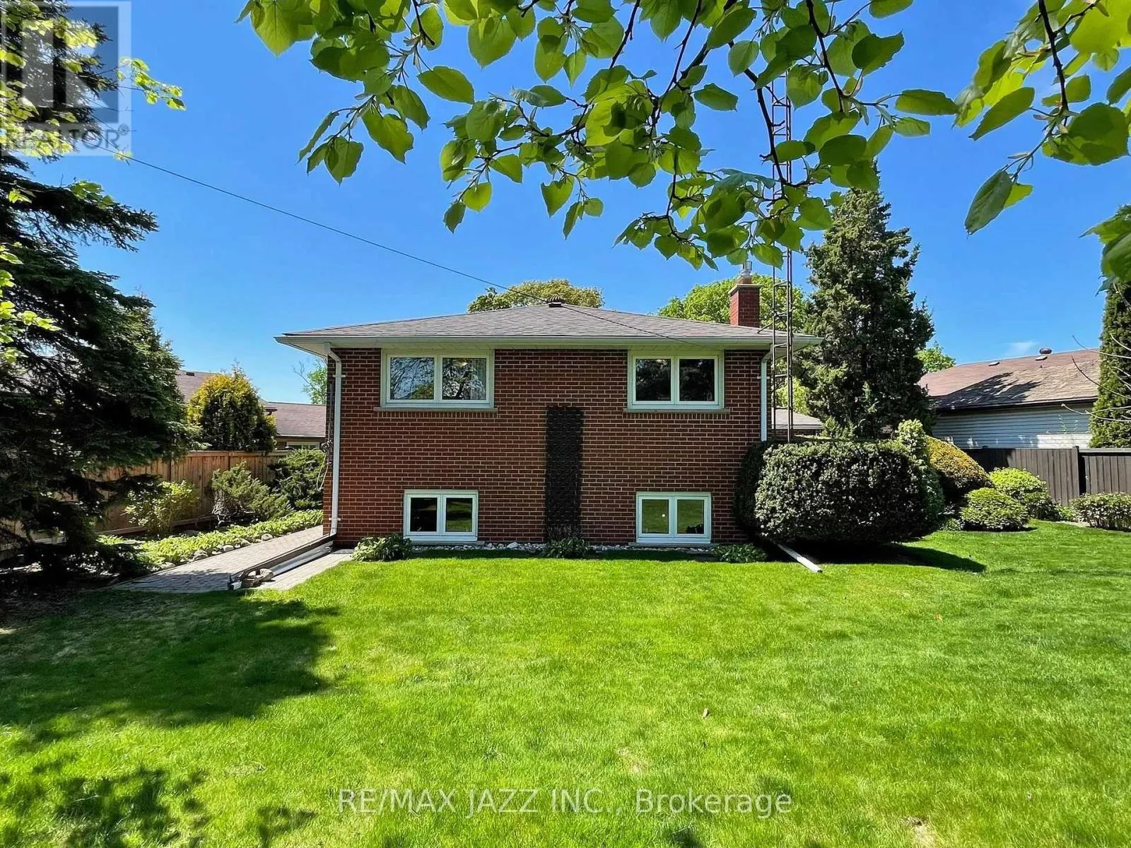 341 ELIZABETH STREET