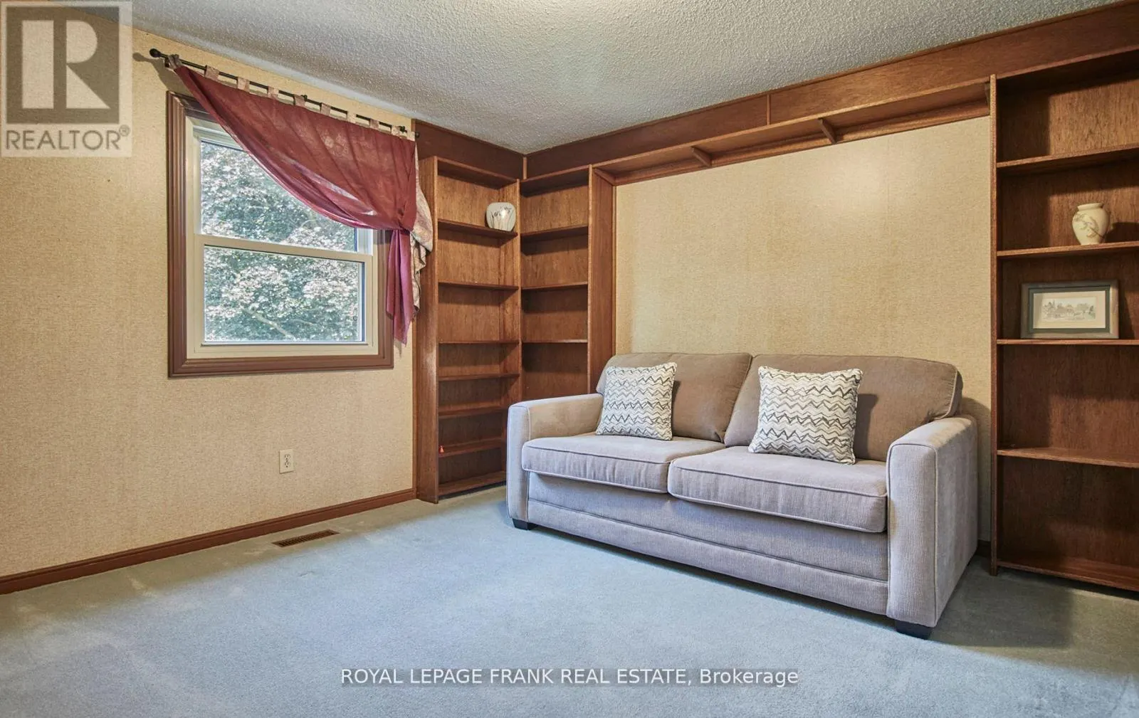 317 PRINCE OF WALES DRIVE