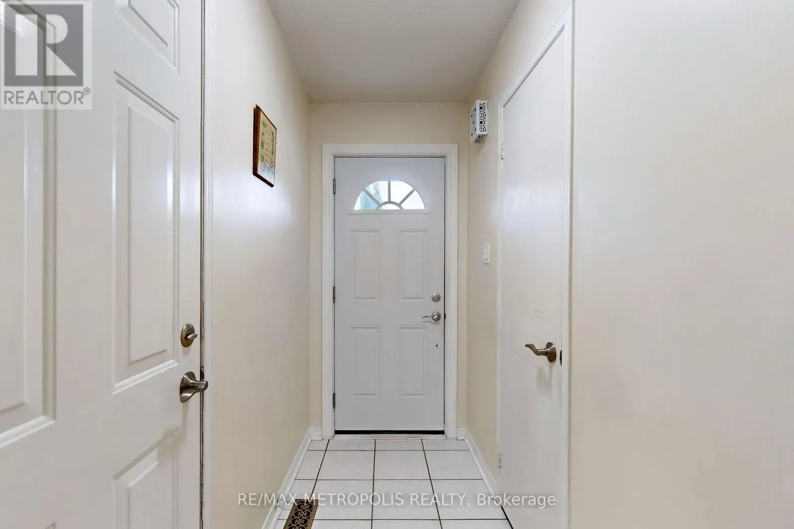 20 - 811 WILSON ROAD N