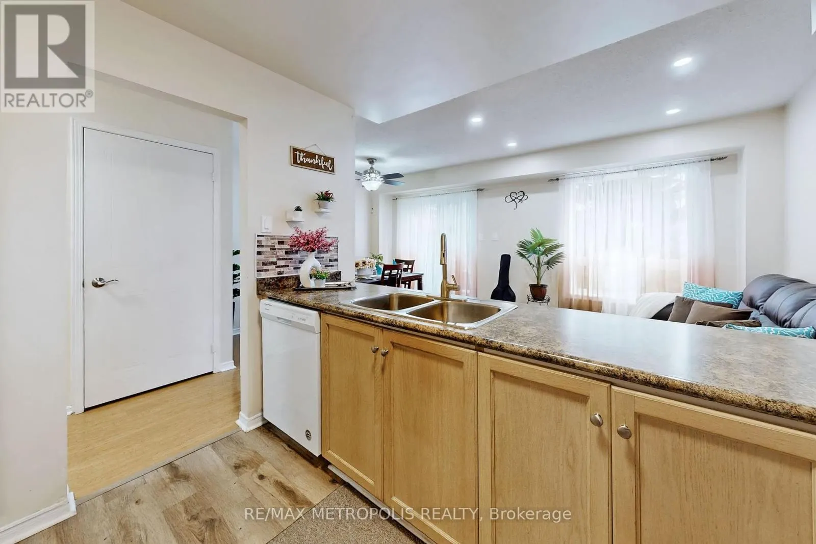 20 - 811 WILSON ROAD N