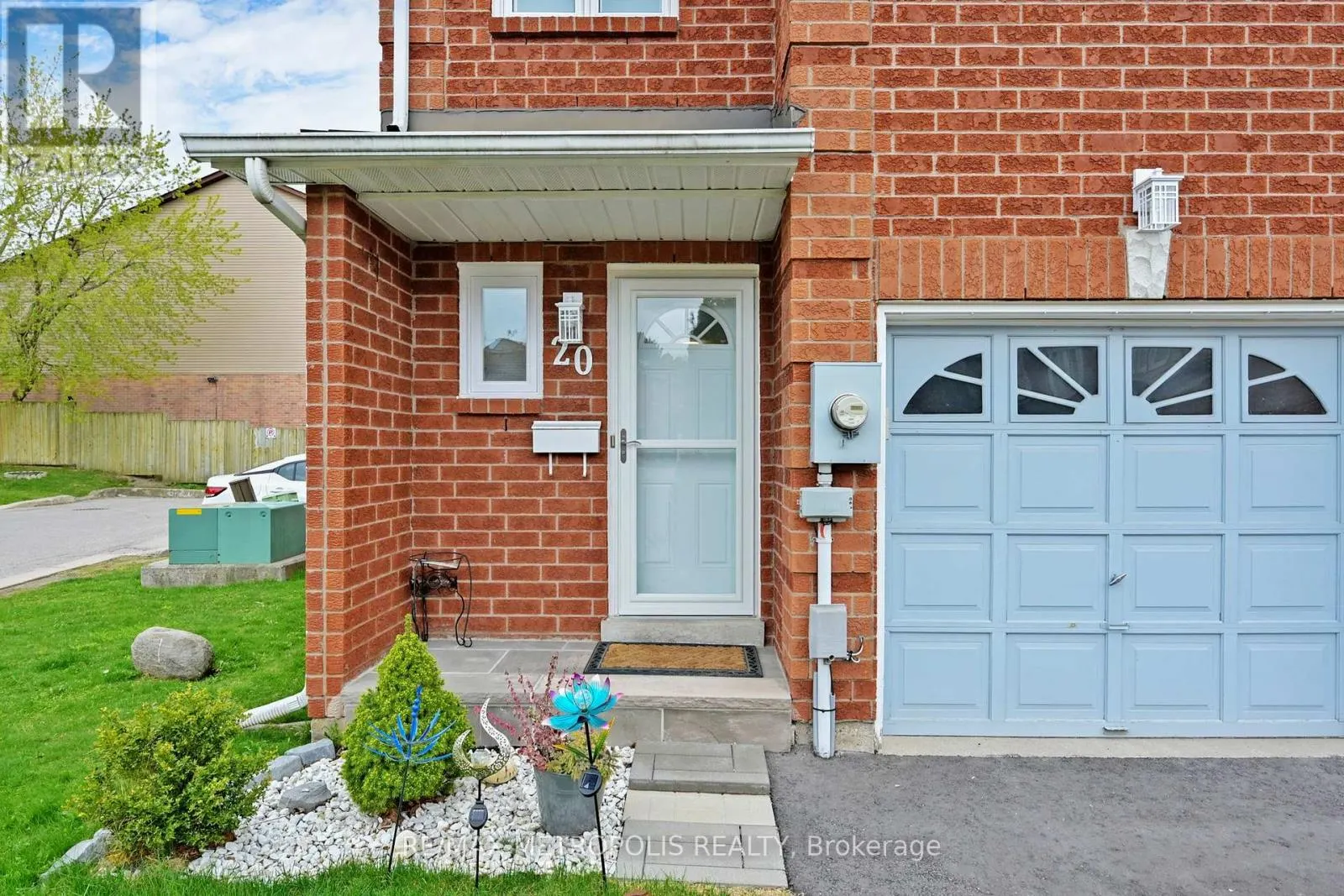 20 - 811 WILSON ROAD N