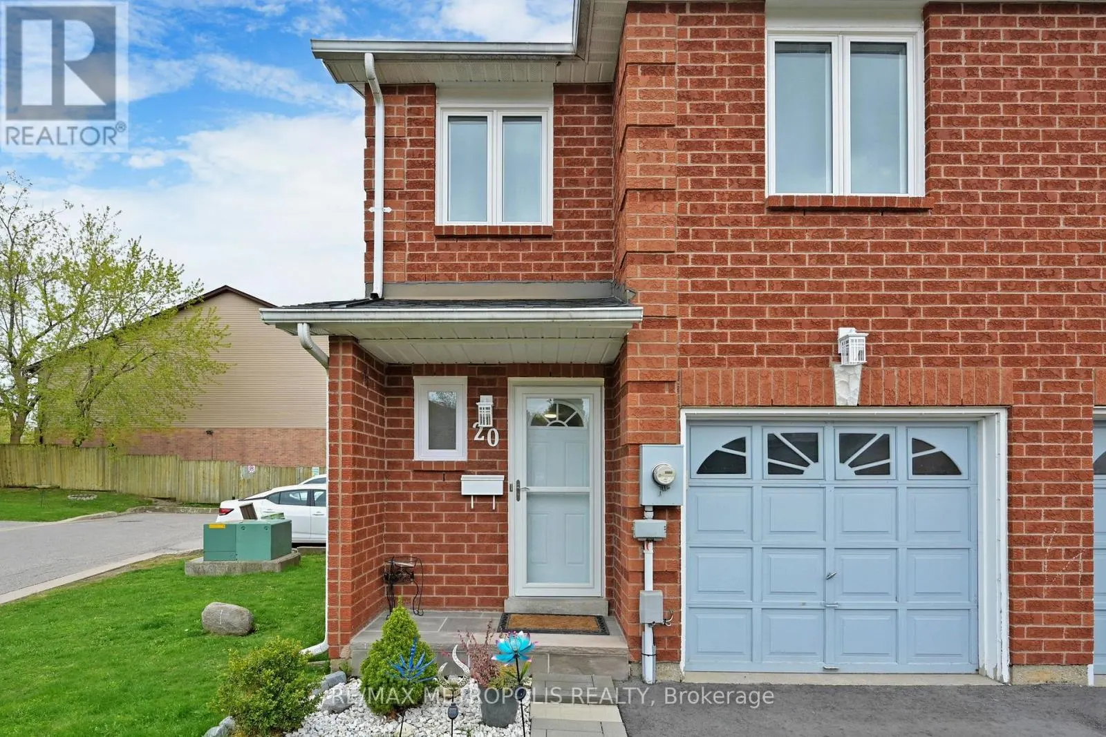 20 - 811 WILSON ROAD N