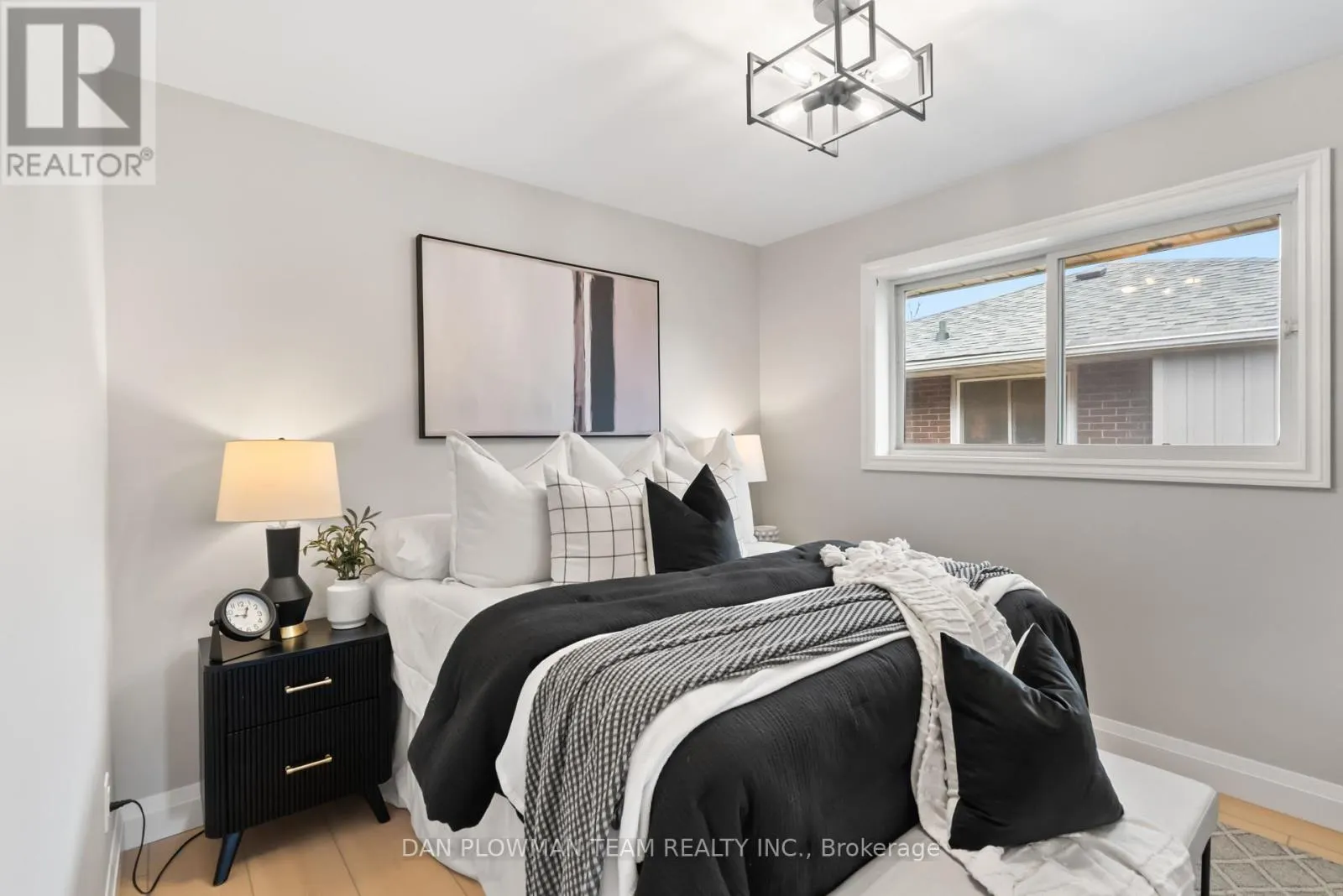119 THORNCLIFFE STREET