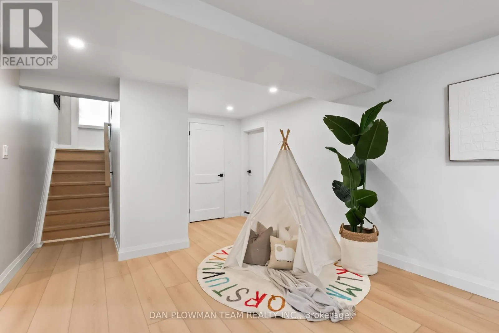 119 THORNCLIFFE STREET
