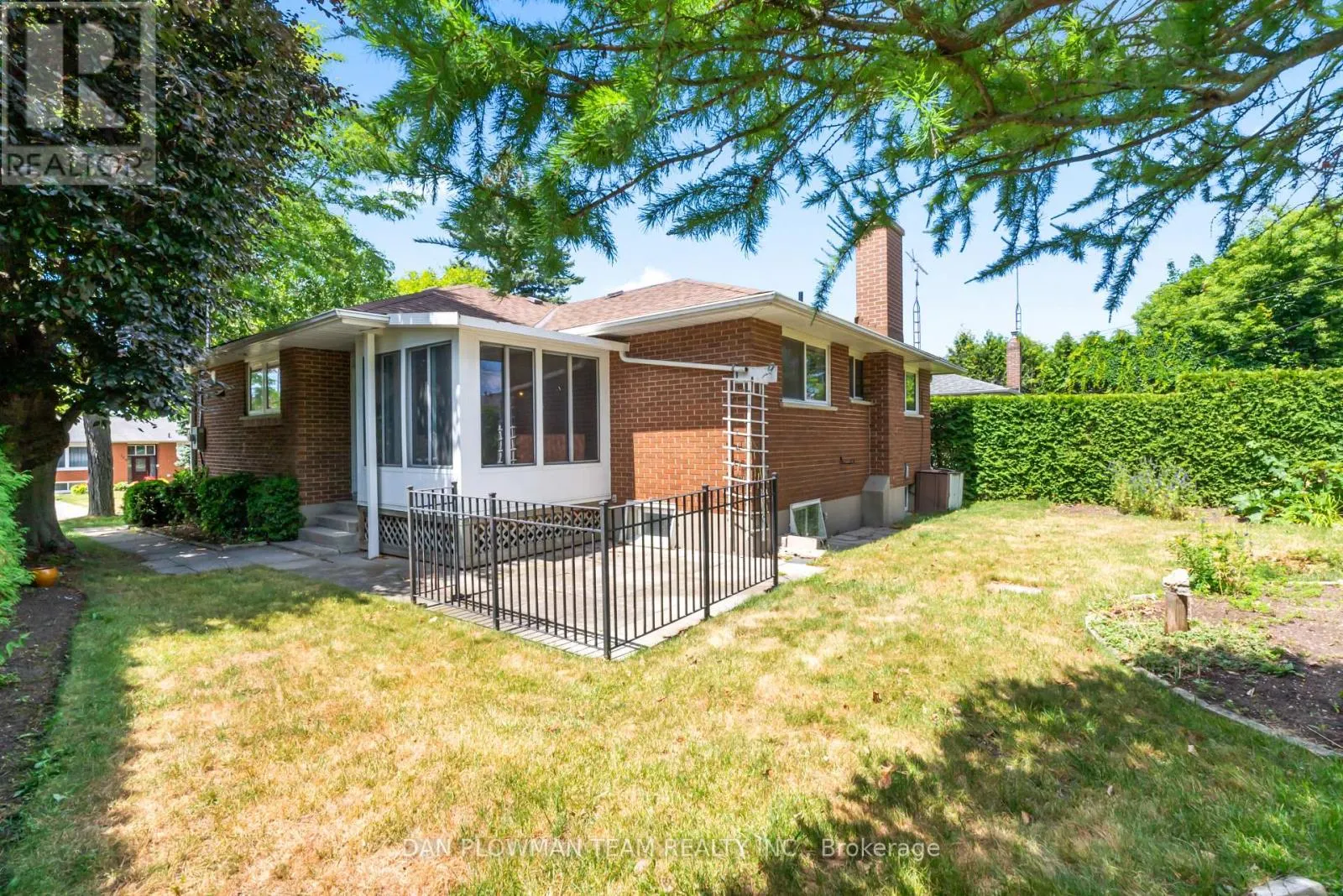 119 THORNCLIFFE STREET