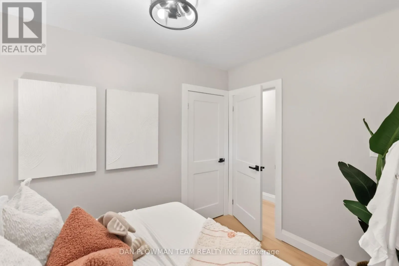 119 THORNCLIFFE STREET