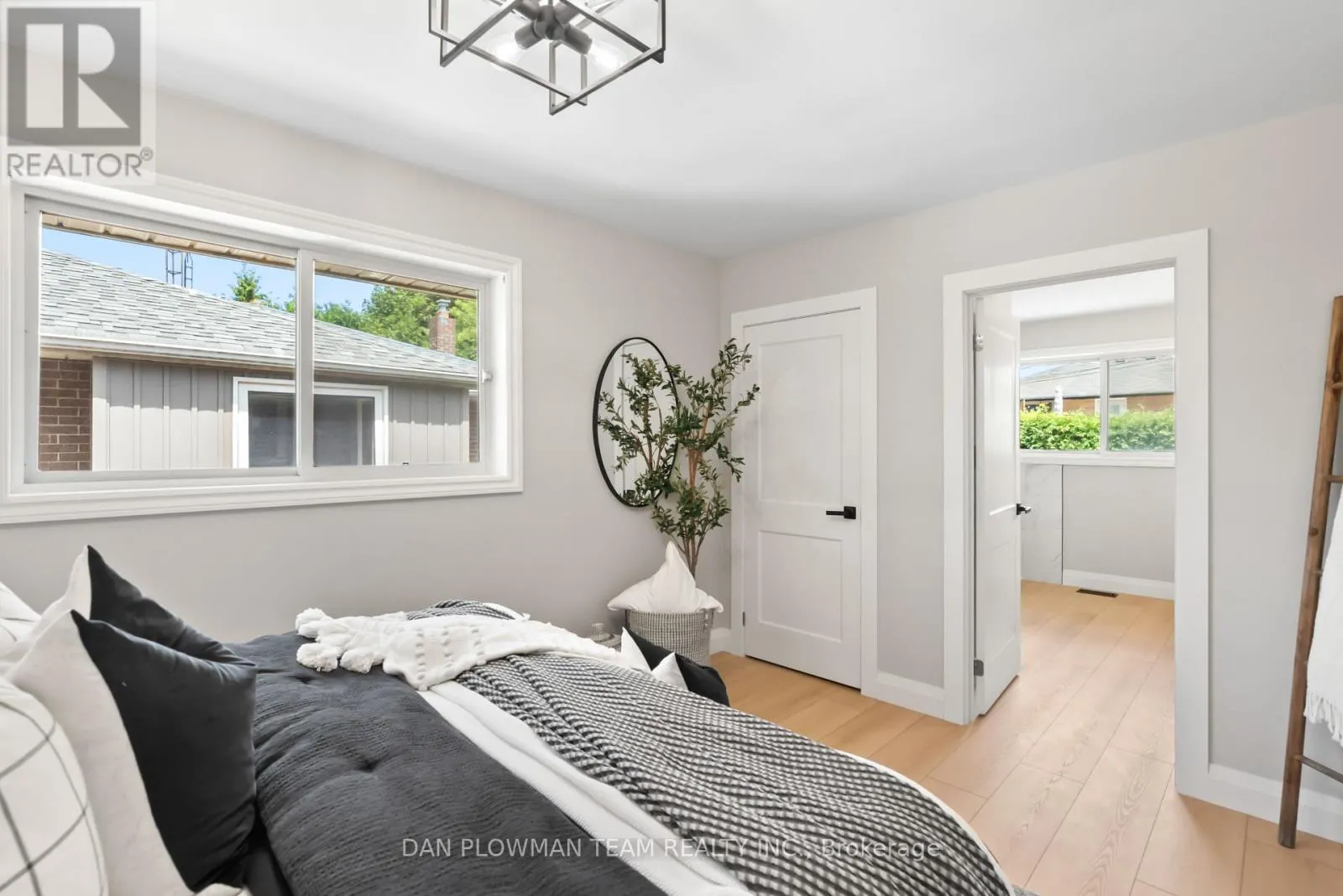 119 THORNCLIFFE STREET