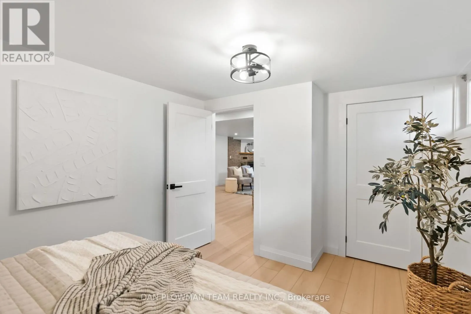 119 THORNCLIFFE STREET
