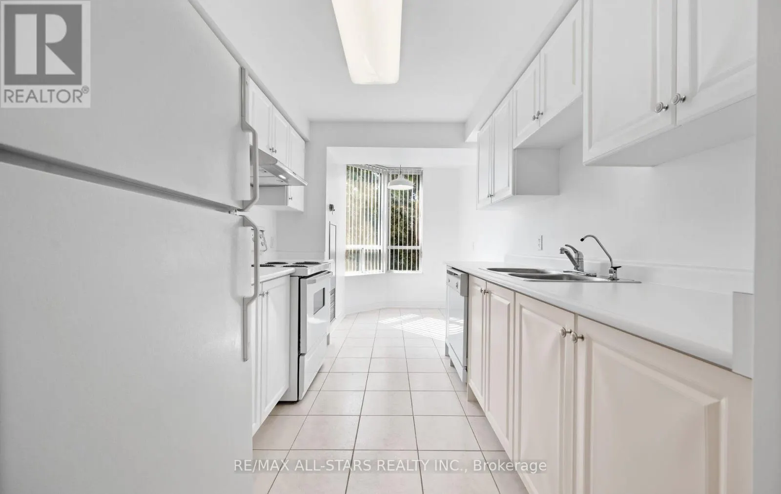 302 - 5001 FINCH AVENUE E