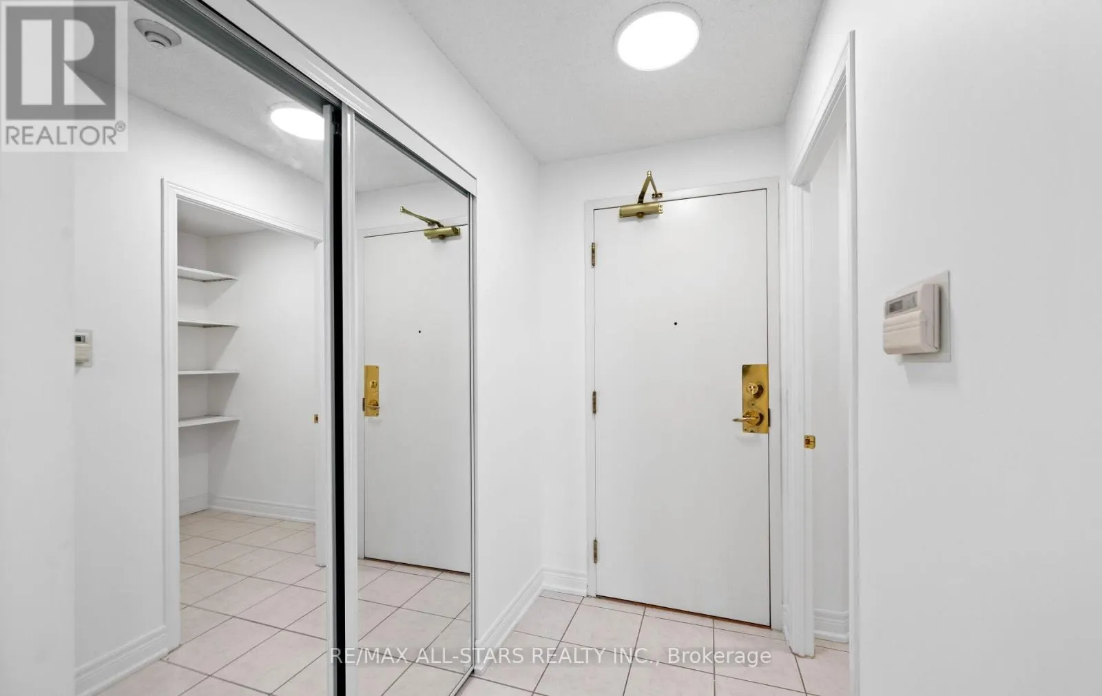 302 - 5001 FINCH AVENUE E