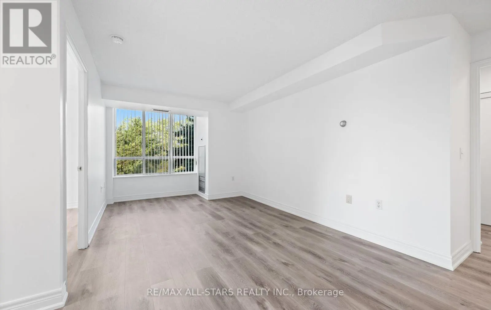 302 - 5001 FINCH AVENUE E