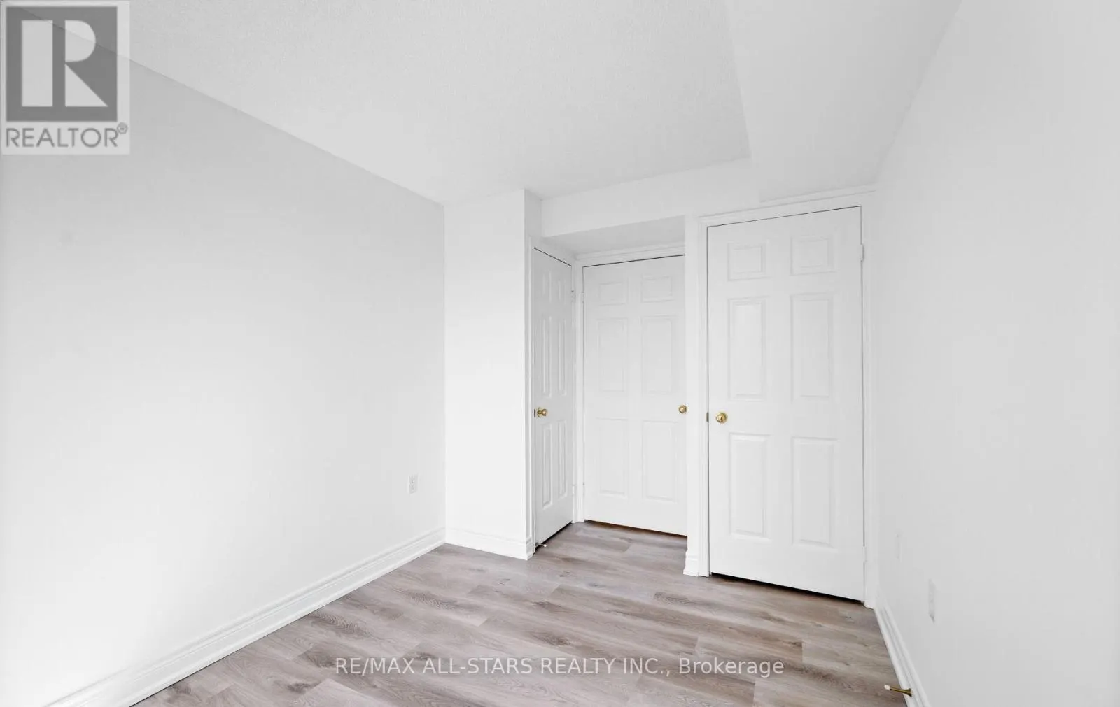 302 - 5001 FINCH AVENUE E