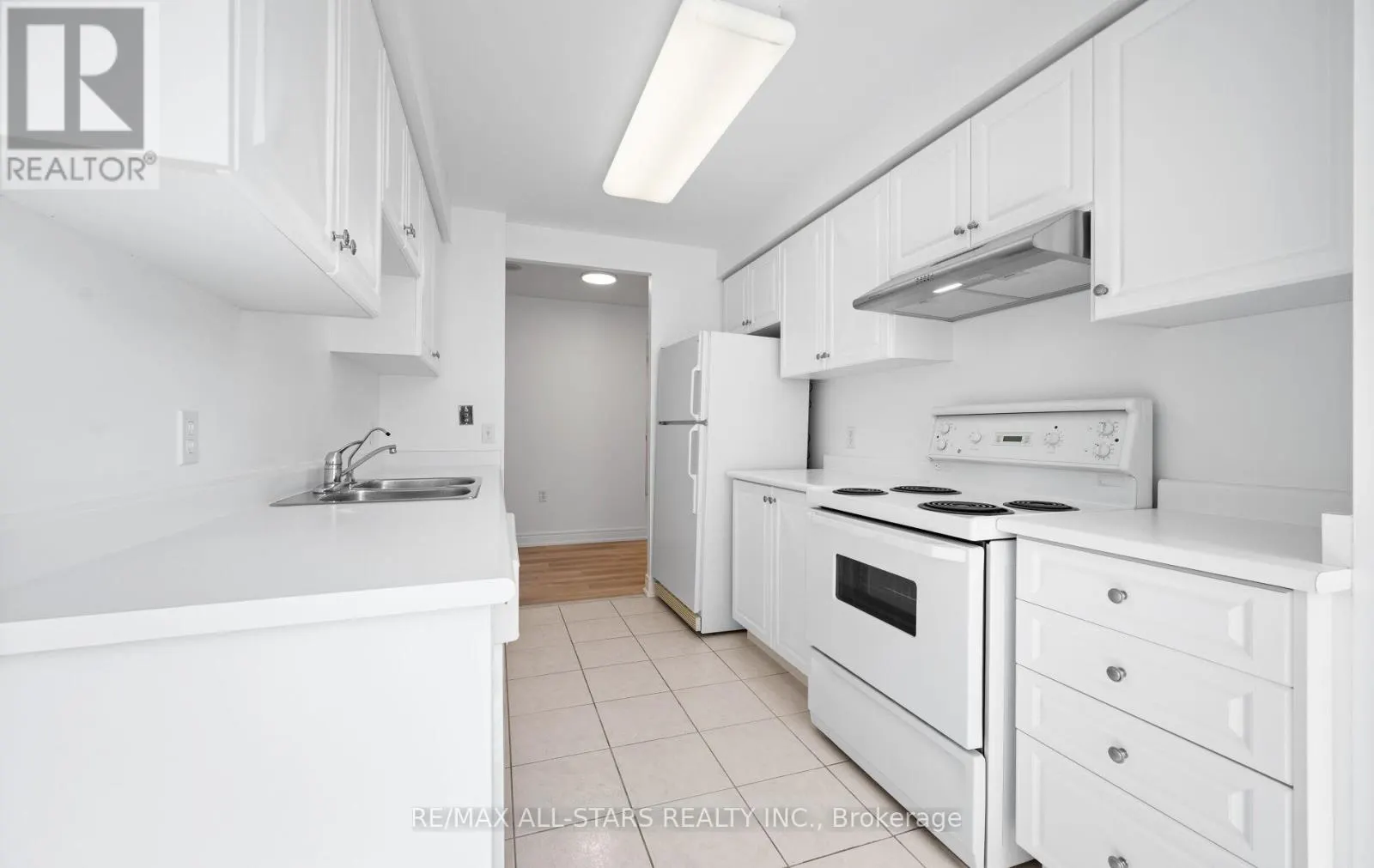 302 - 5001 FINCH AVENUE E