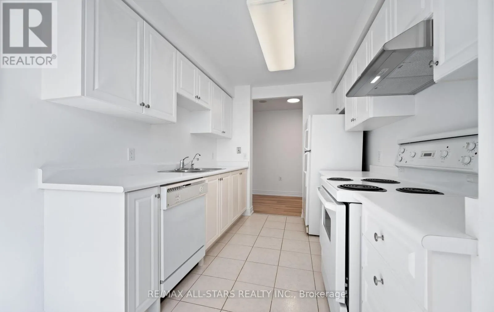 302 - 5001 FINCH AVENUE E